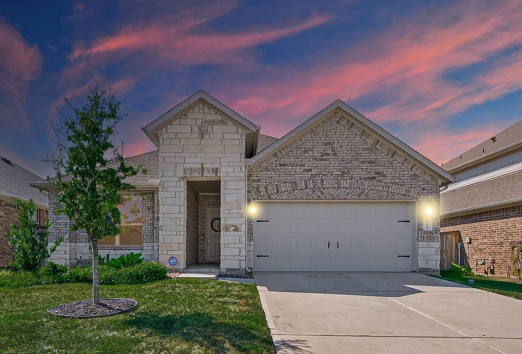 1088 Clearwood Dr