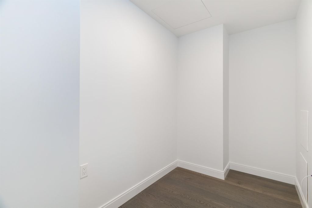 478 W 33rd Ave