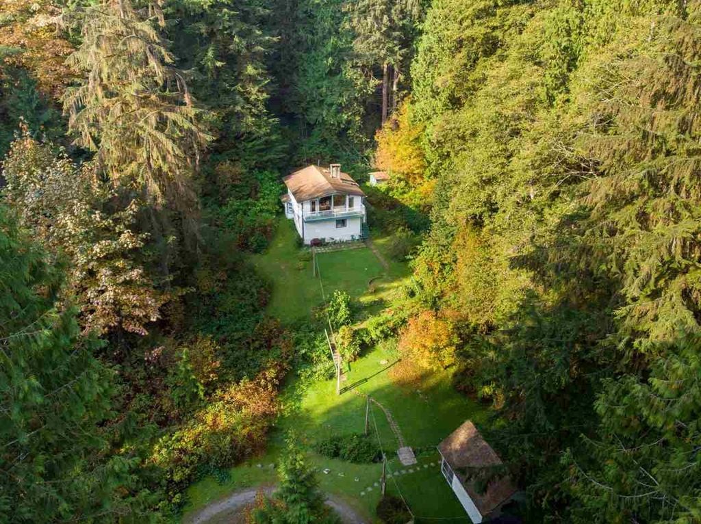 4520 Lynn Valley Rd