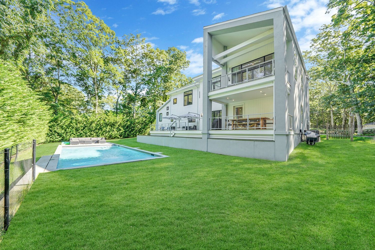 17 Milton Avenu