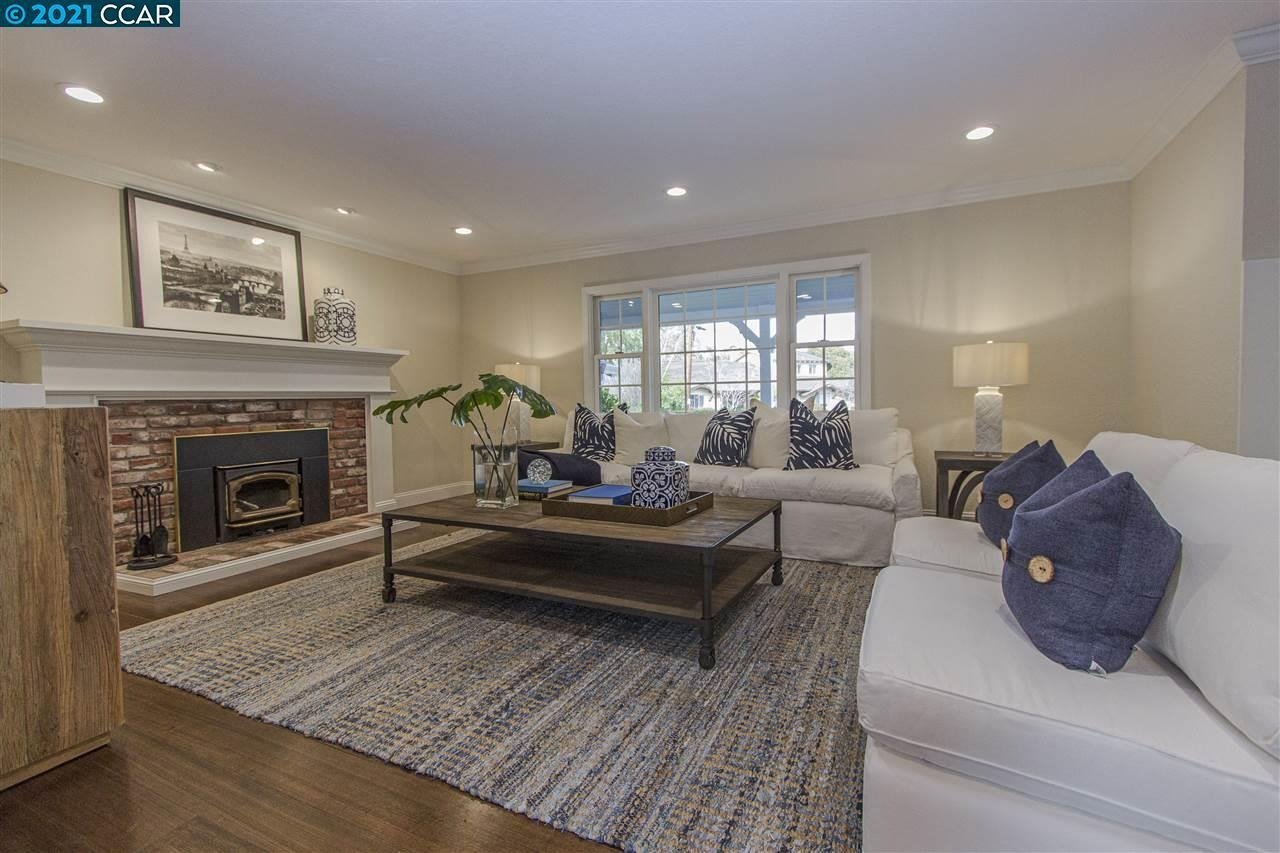8 Foothill Park Ter