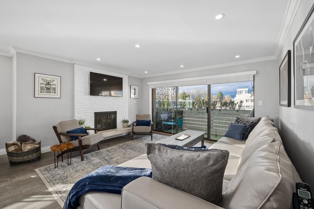 3264 Oak St, #308