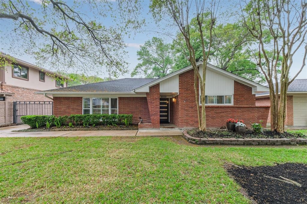 6226 Lindyann Ln