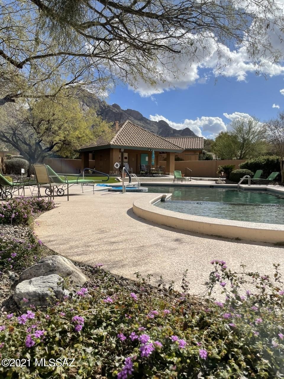 1323 E Stoney Canyon Cir