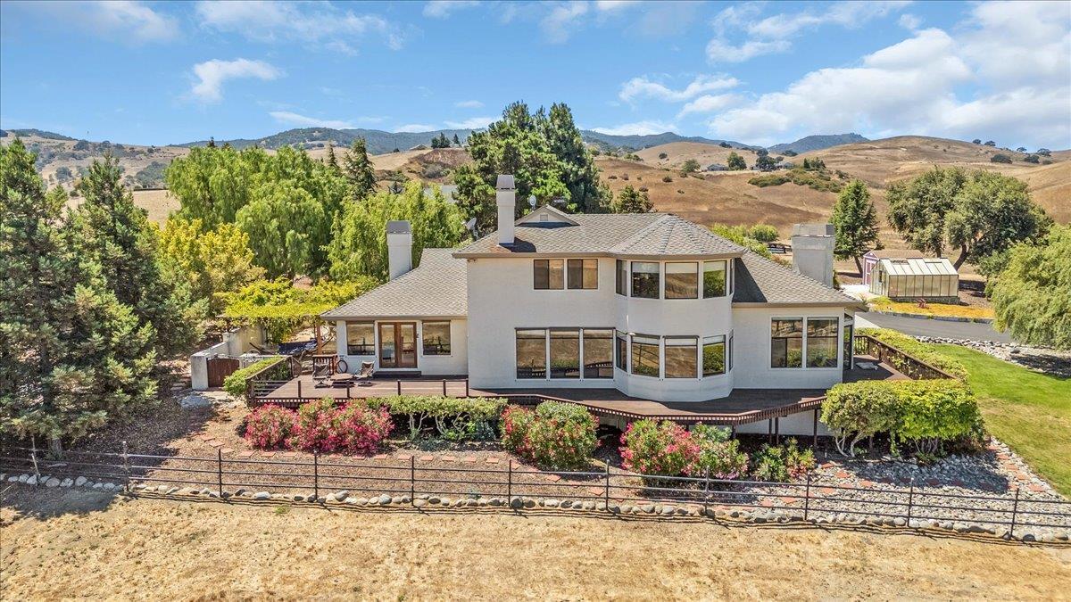 275 Nicholson Dr