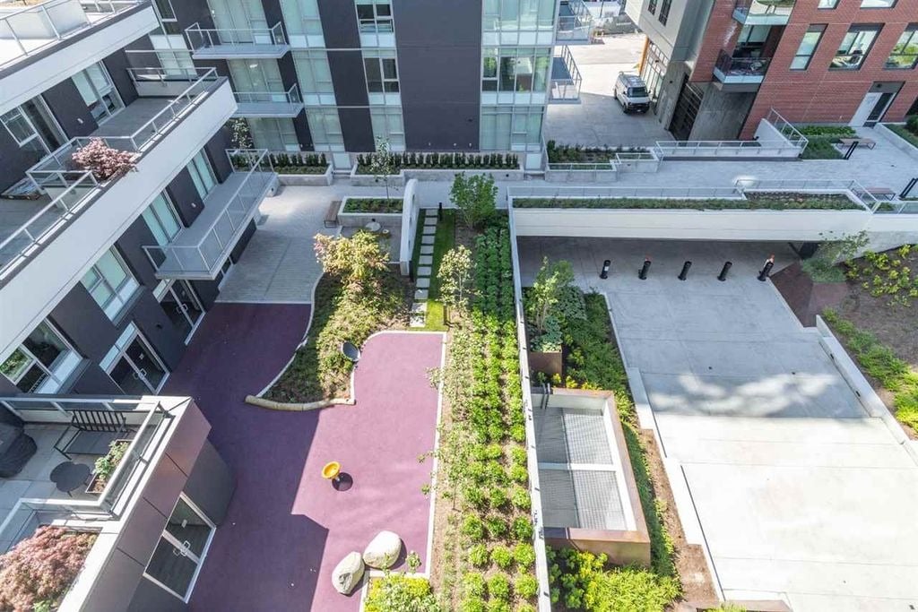 3581 E Kent Ave N, #608