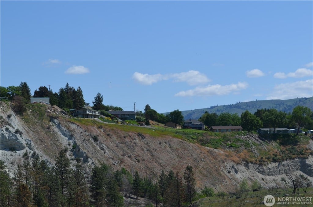 8 Riverview Cemetery Rd