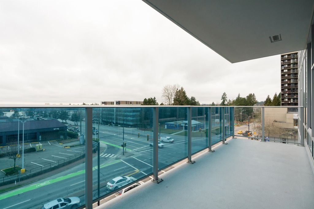 13615 Fraser Hwy, #402