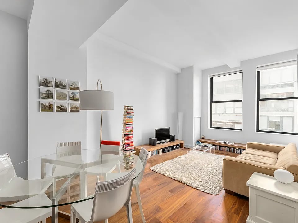 140 W 22nd St, #7A