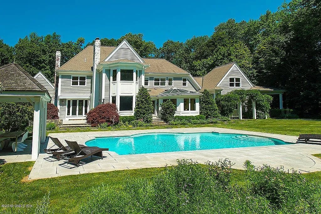 15 Mountain Laurel Dr