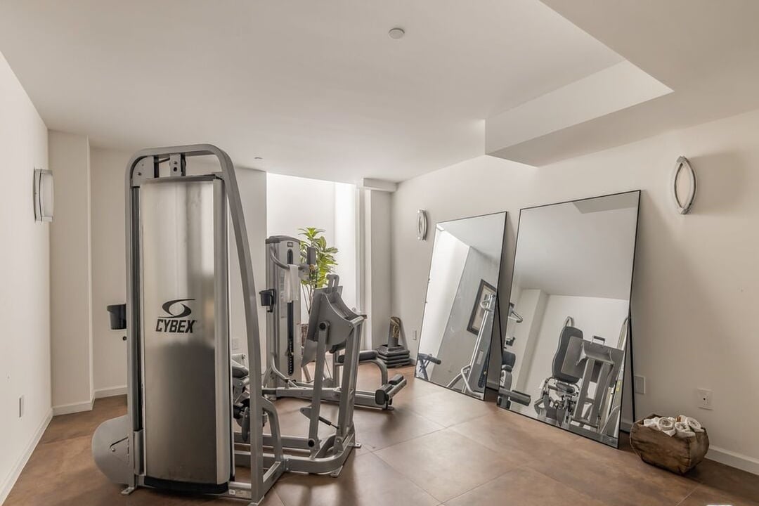 Aurelian Pavilion, W Sunset Blvd, 90049