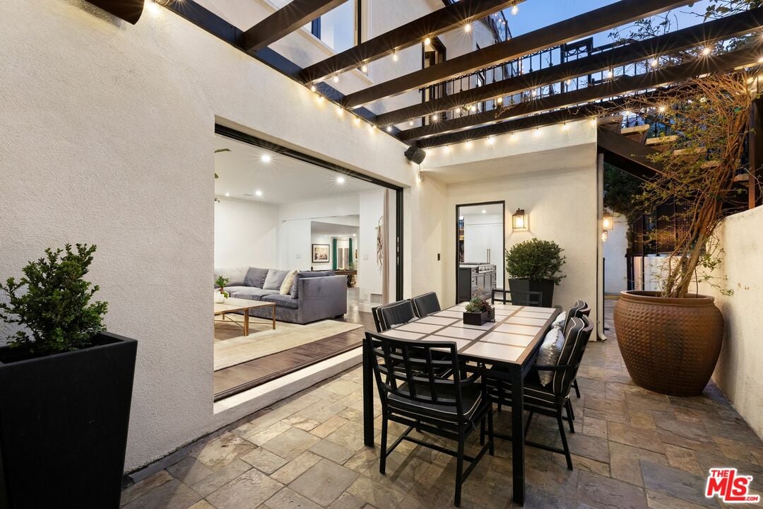 Halo Retreat, N Kings Rd, 90069