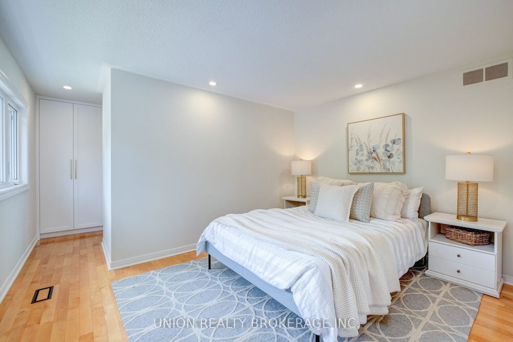 116 Scarboro Cres