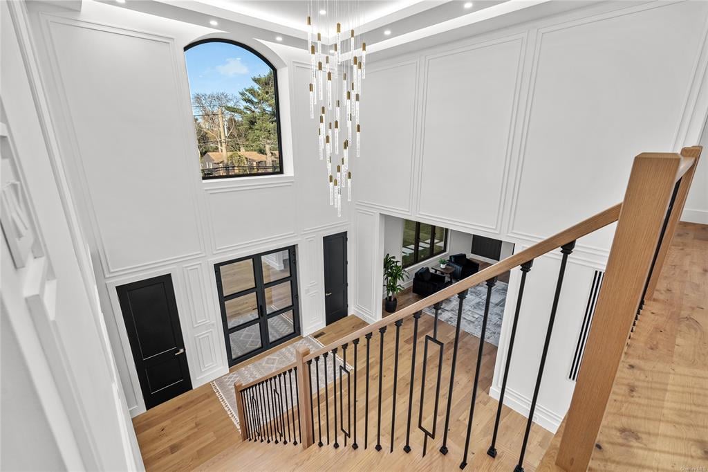 587 Caledonia Rd