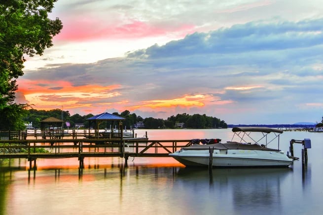 South Charlotte Or Lake Norman: Comparing Two Lifestyles