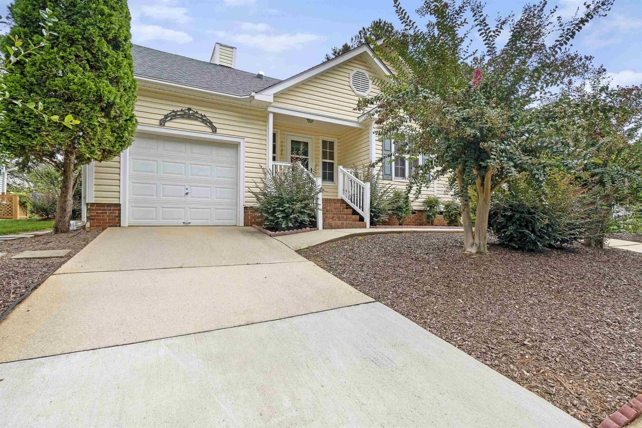 1121 Stoneferry Ln