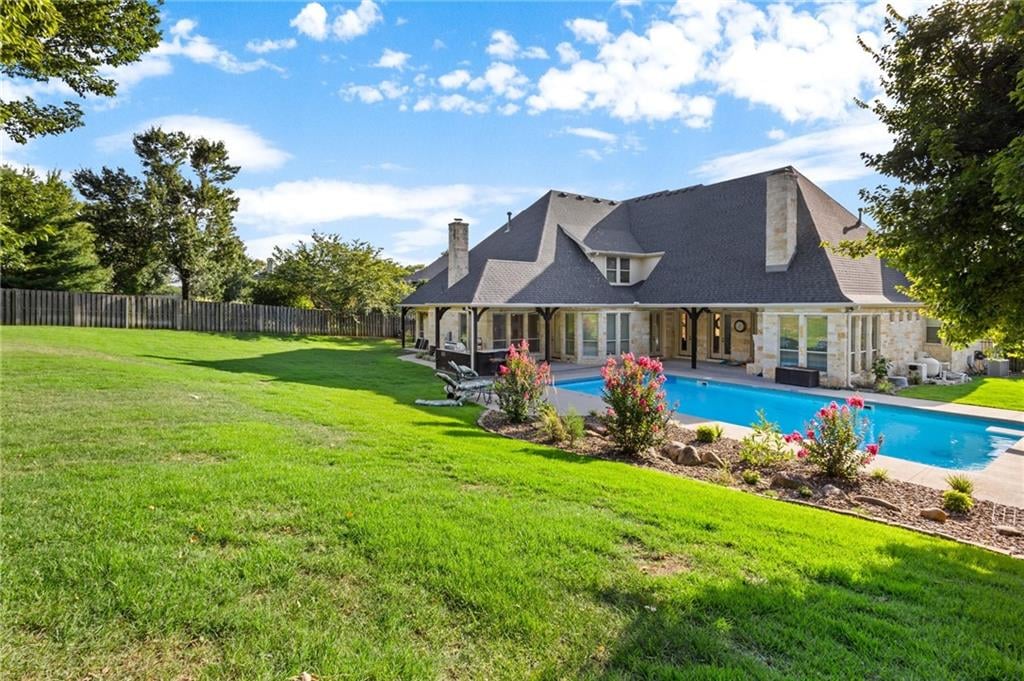 3275 Thornbury Dr