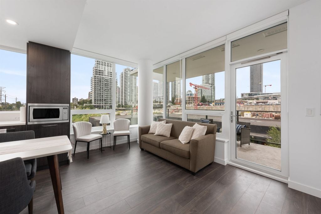2425 Alpha Ave, #307