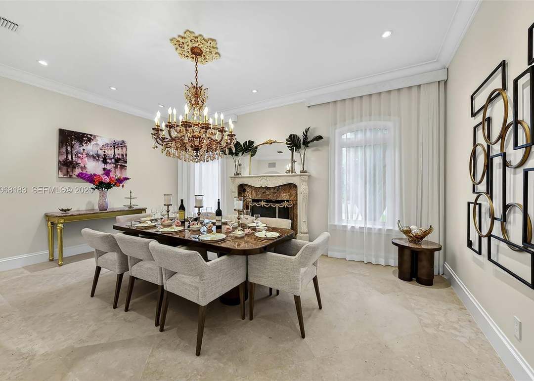 628 Coral Way