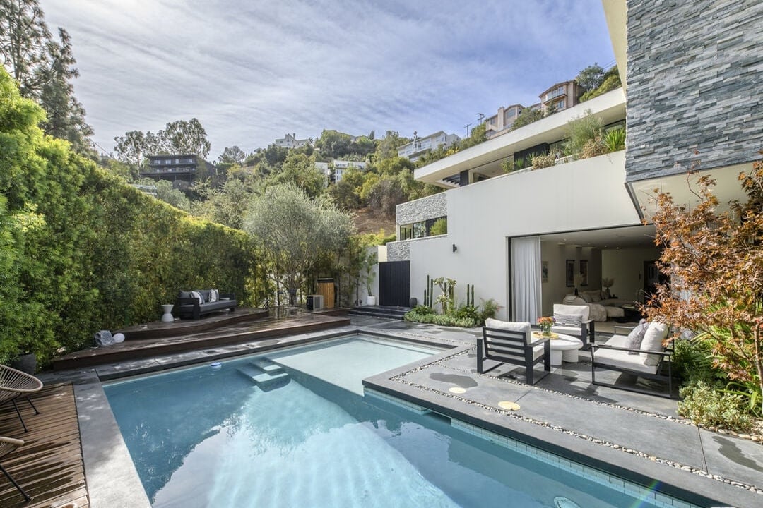 Pinnacle Manor, Willow Glen Rd, 90046