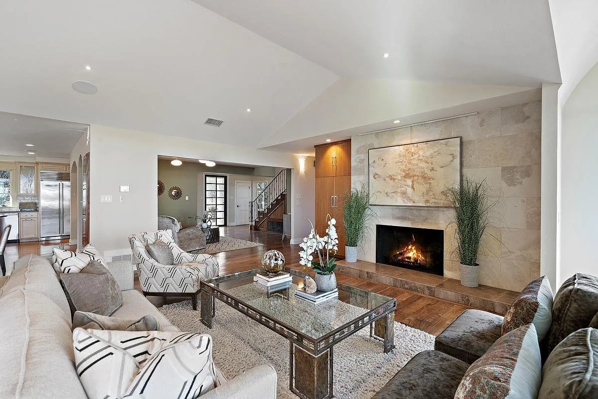 2409 Pemberton Pl