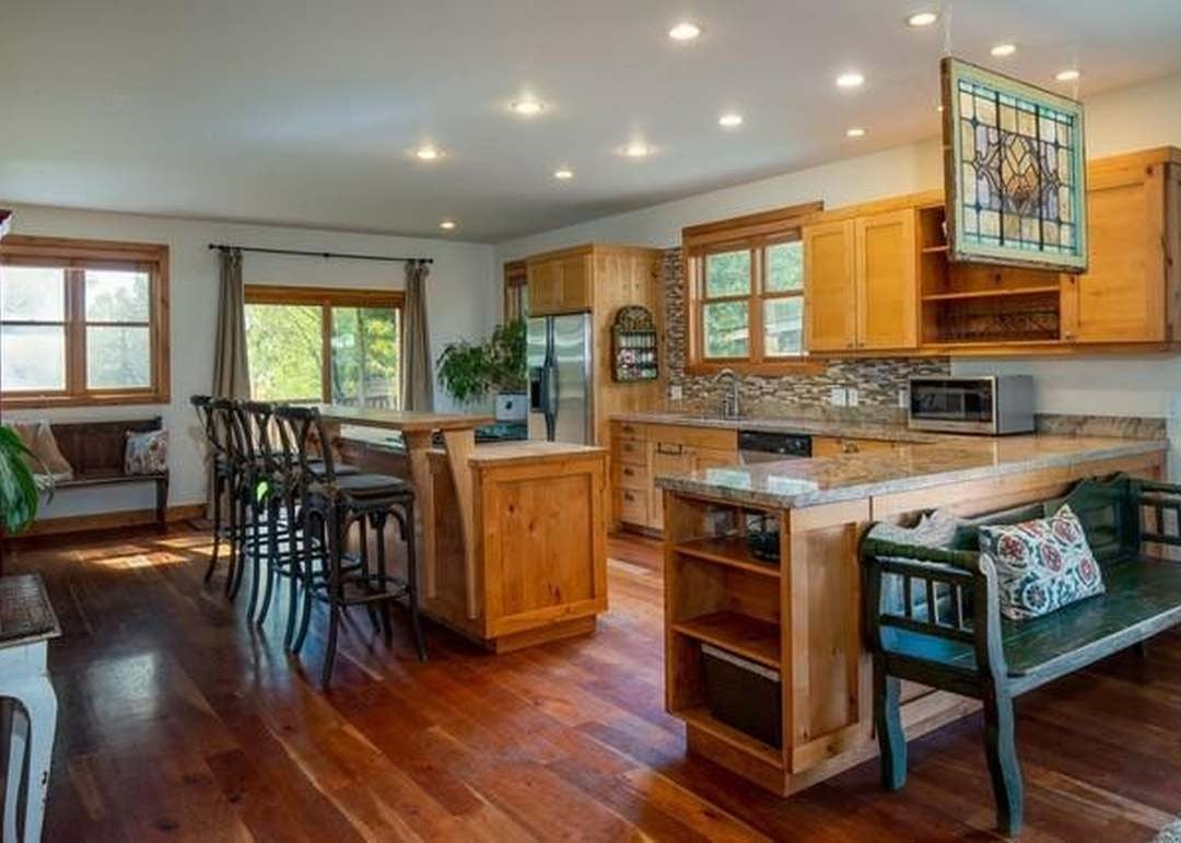 351 Cranbrook Rd