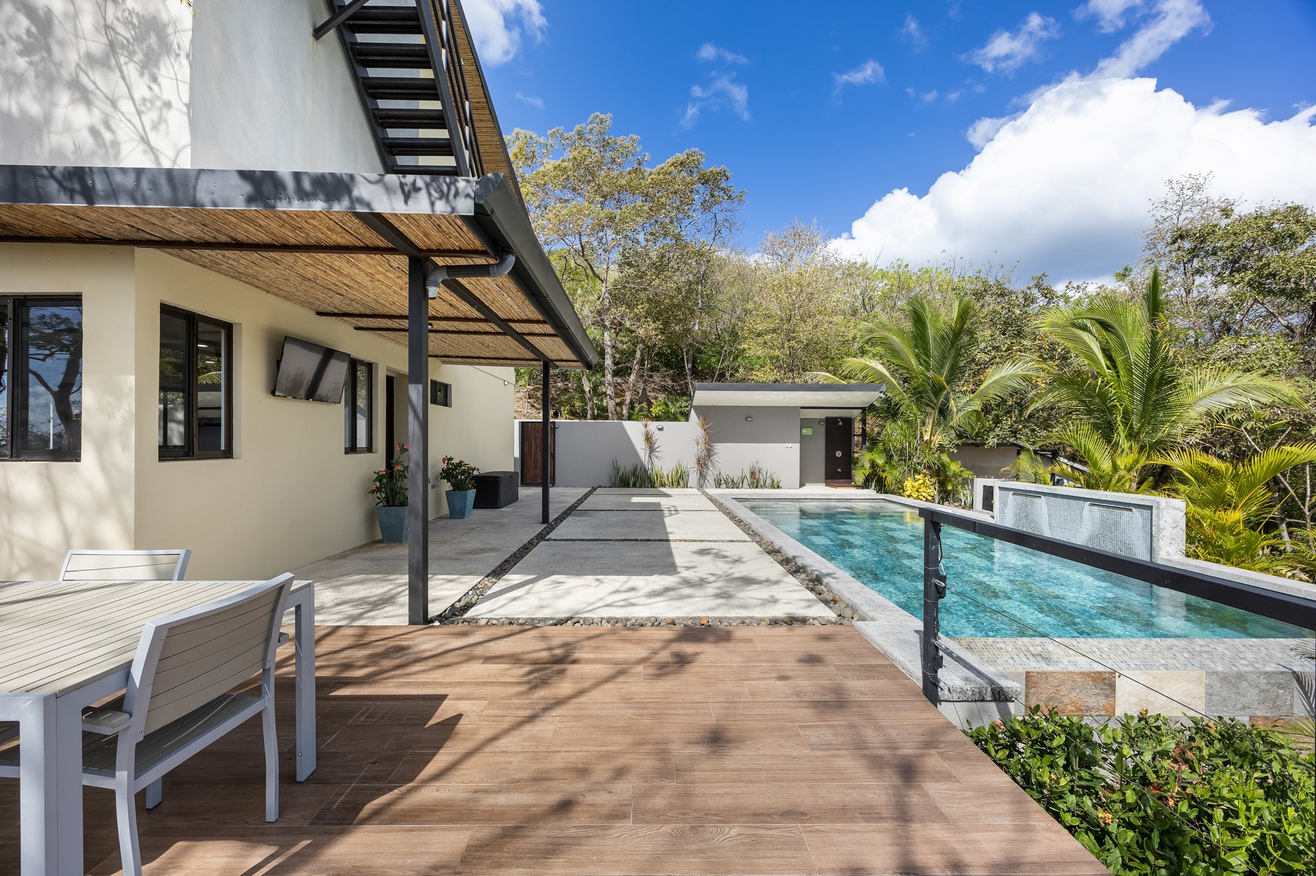 Corona Del Cabo 4 | Main Home + Guest House with Views & Pool – Playa Grande