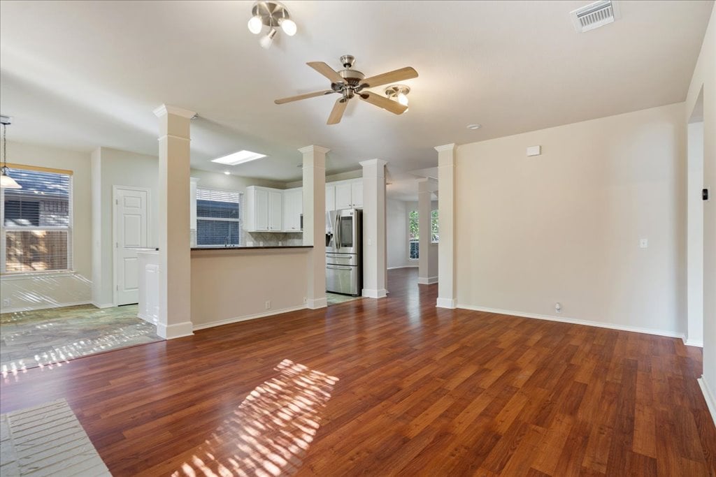 10937 Colonel Winn Loop