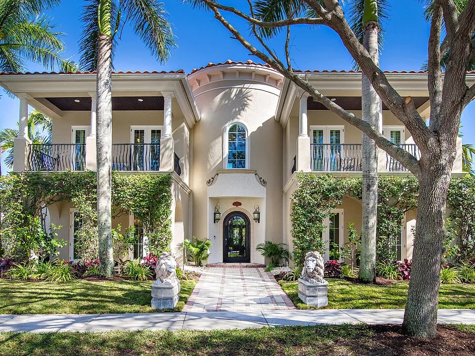 133 Barcelona Dr