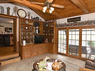 6 Oakland Dr