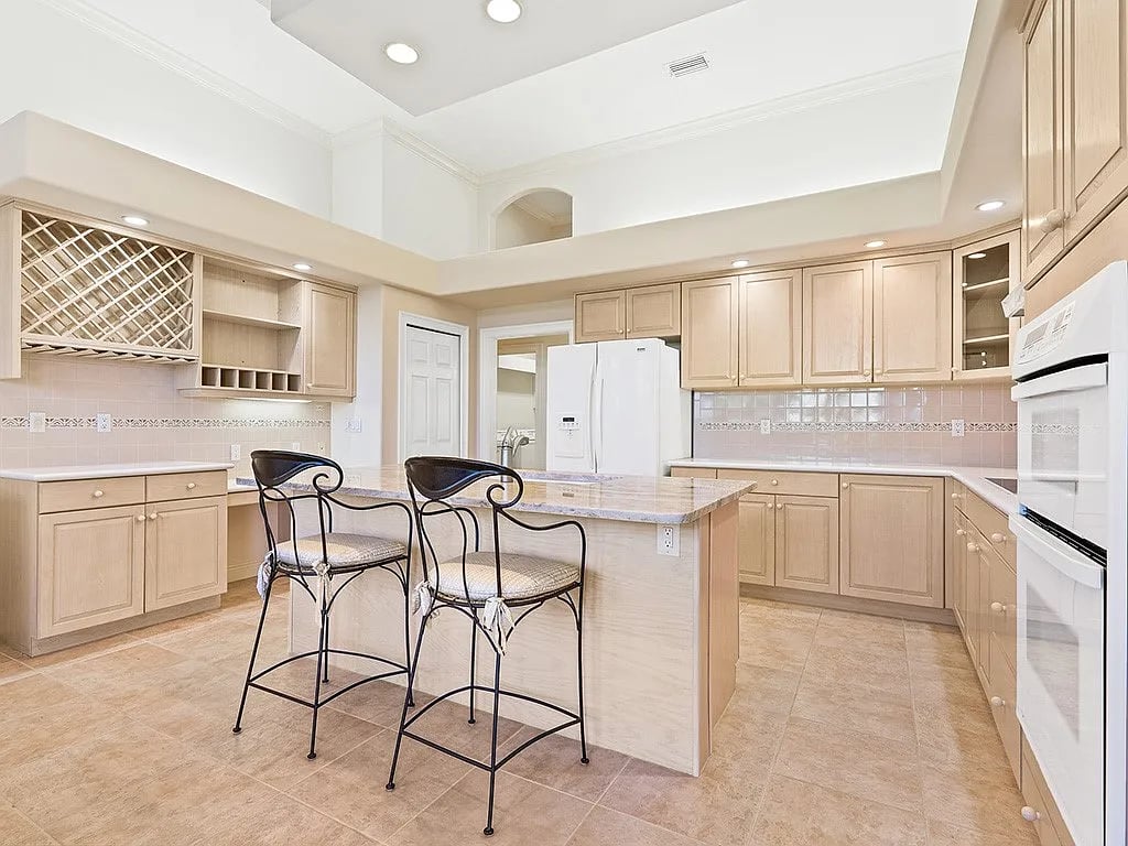 1895 Paseo Del Lago Ln