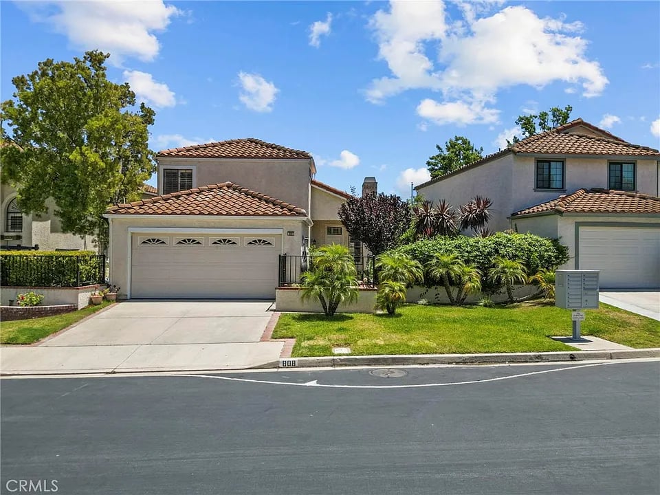 808 Links View Dr