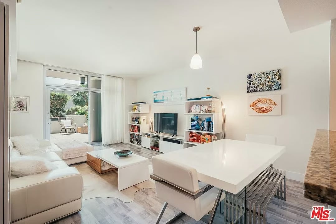 13700 Marina Pointe Dr #314