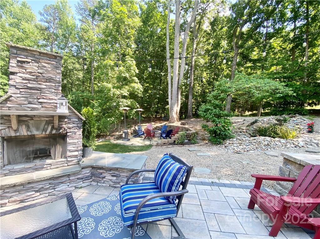 709 Woodcliff Ct