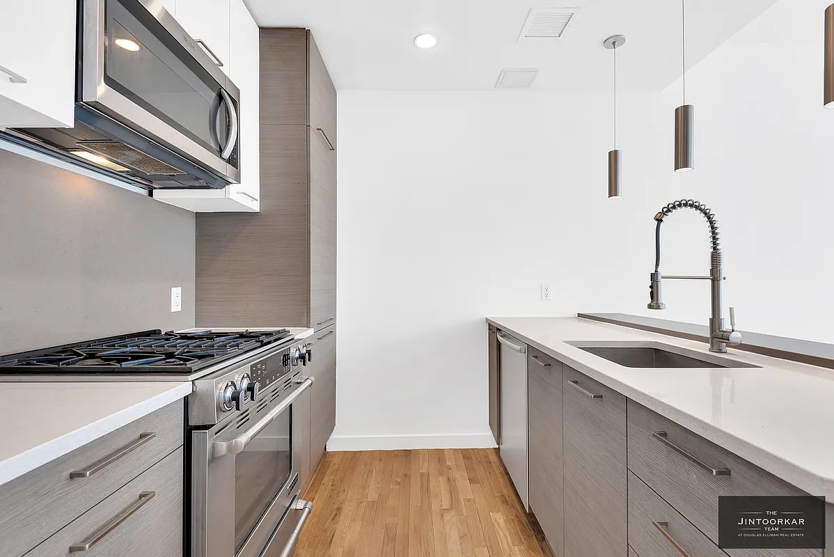 333 East 109th Street Unit: B6