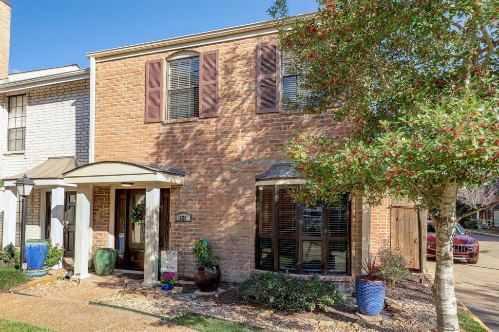 826 Augusta Dr