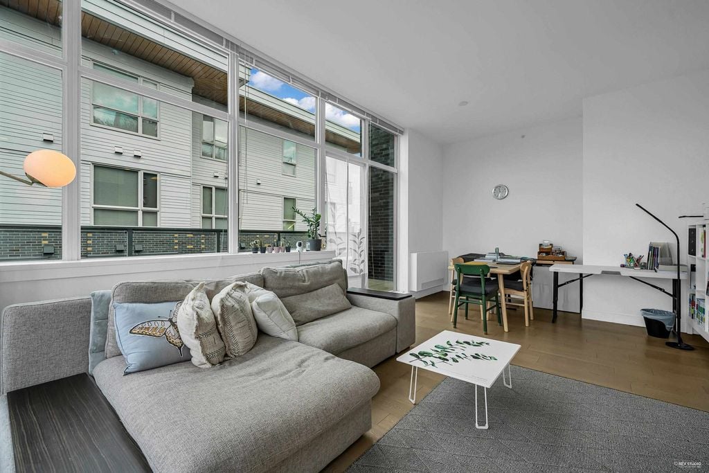 6733 Cambie St, #501