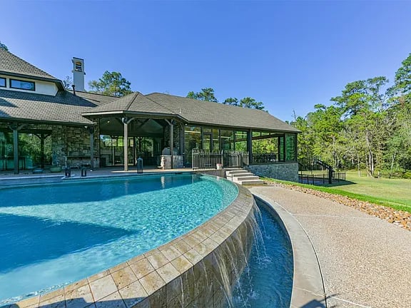 5015 Ossineke Ct