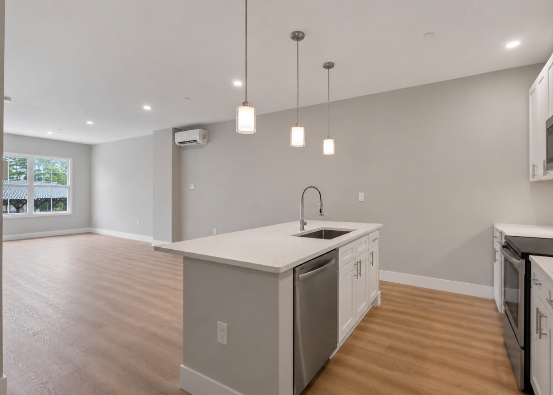 298 Main Street, 2F