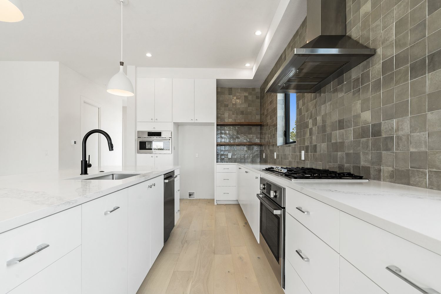3809 Taniguchi St