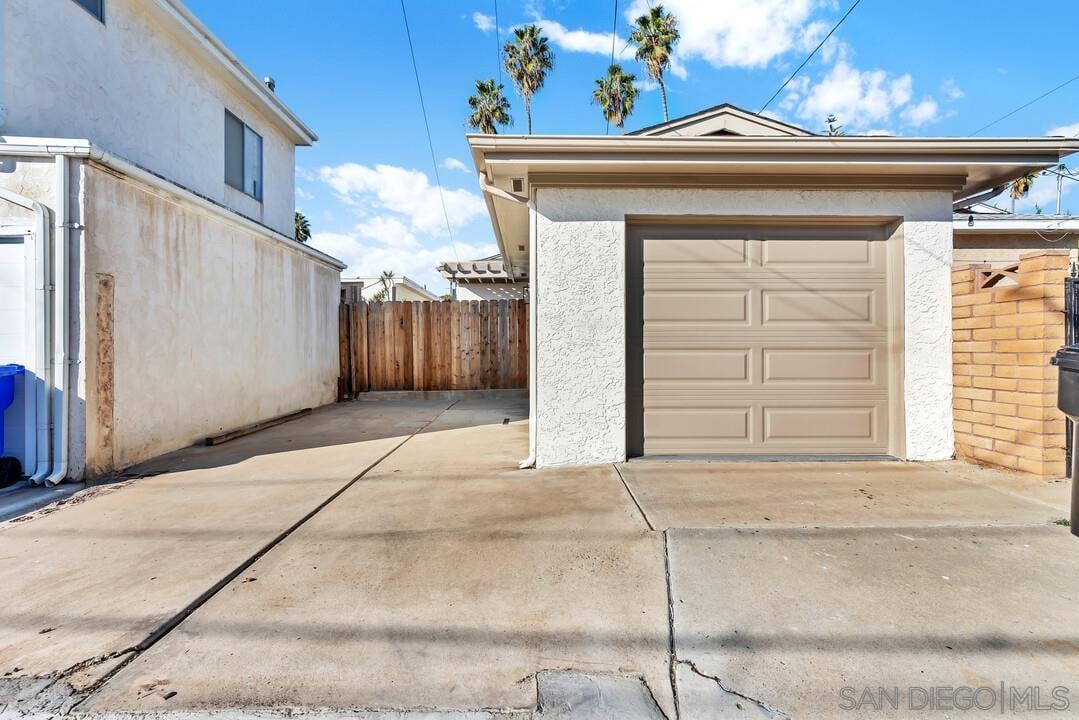 2275 Emerald St, San Diego, CA 92109