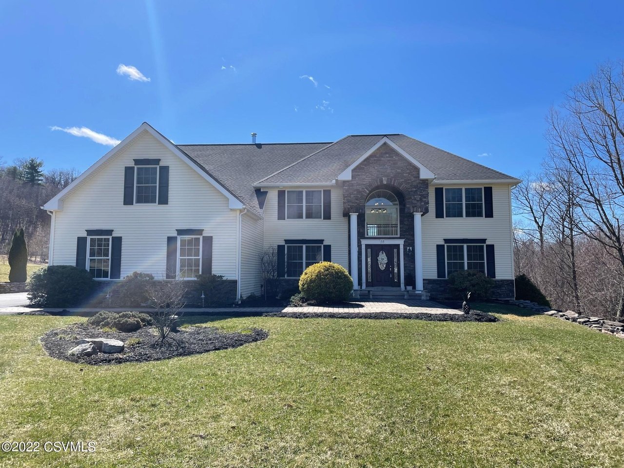 52 Oakwood Dr