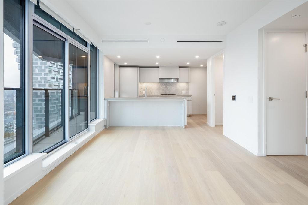 889 Pacific St, #2506