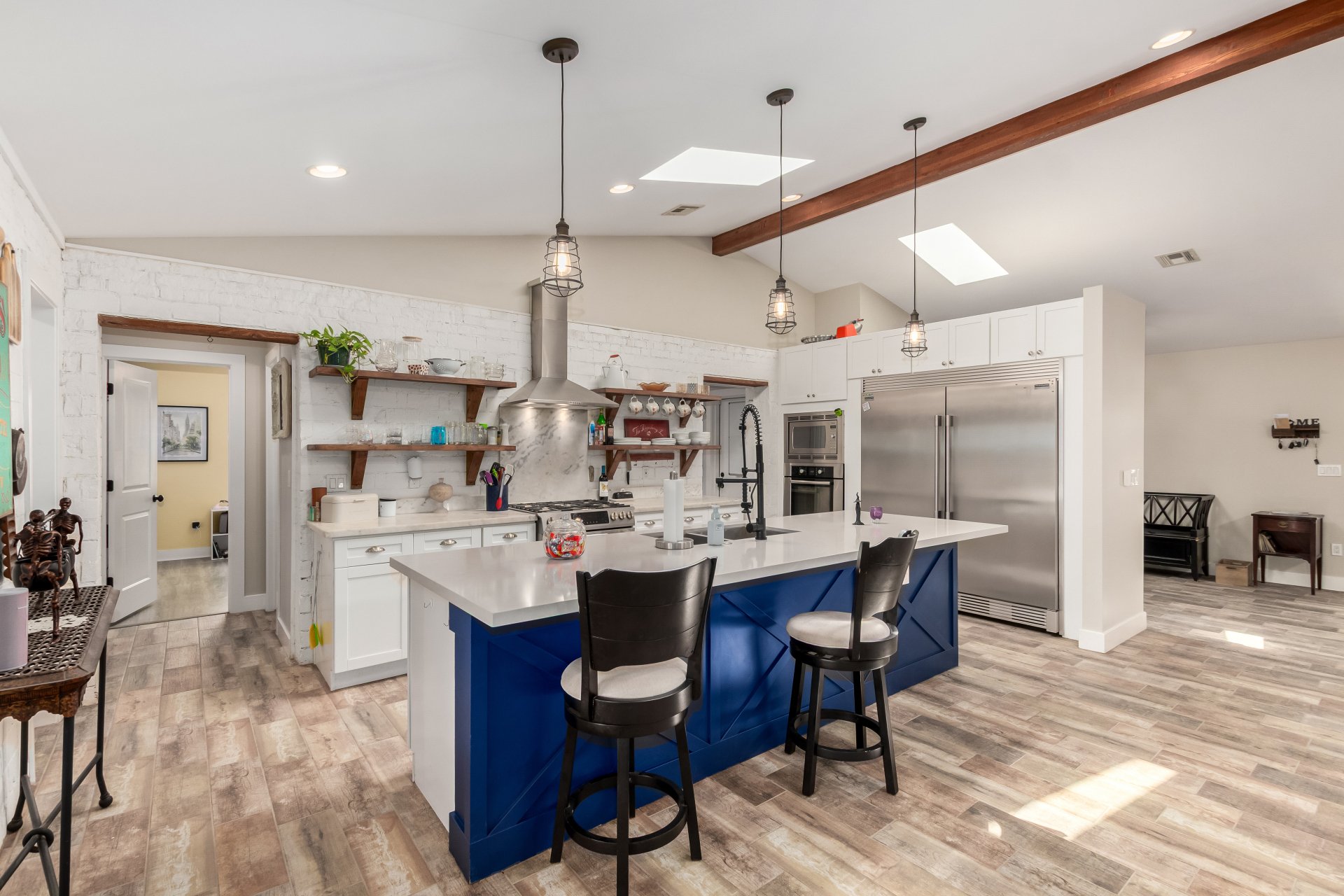 3439 N 45TH Place