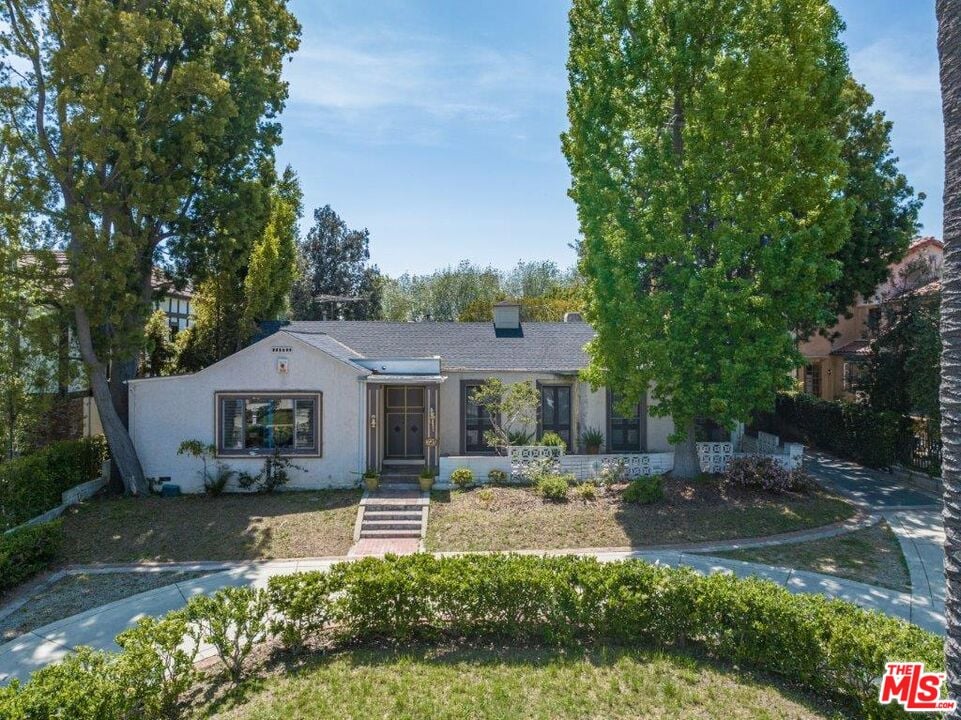 723 Foothill Rd