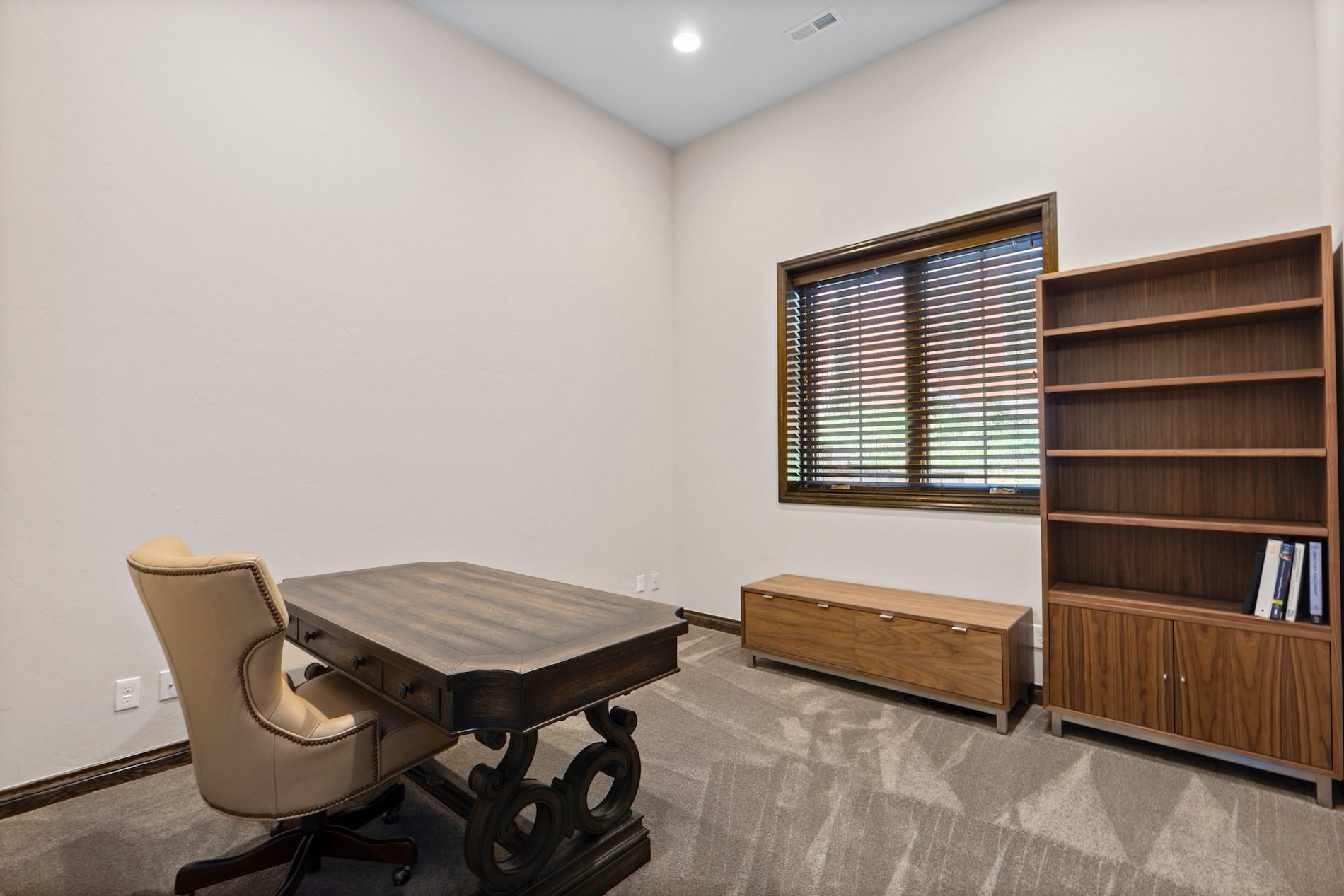8122 Raphael Lane