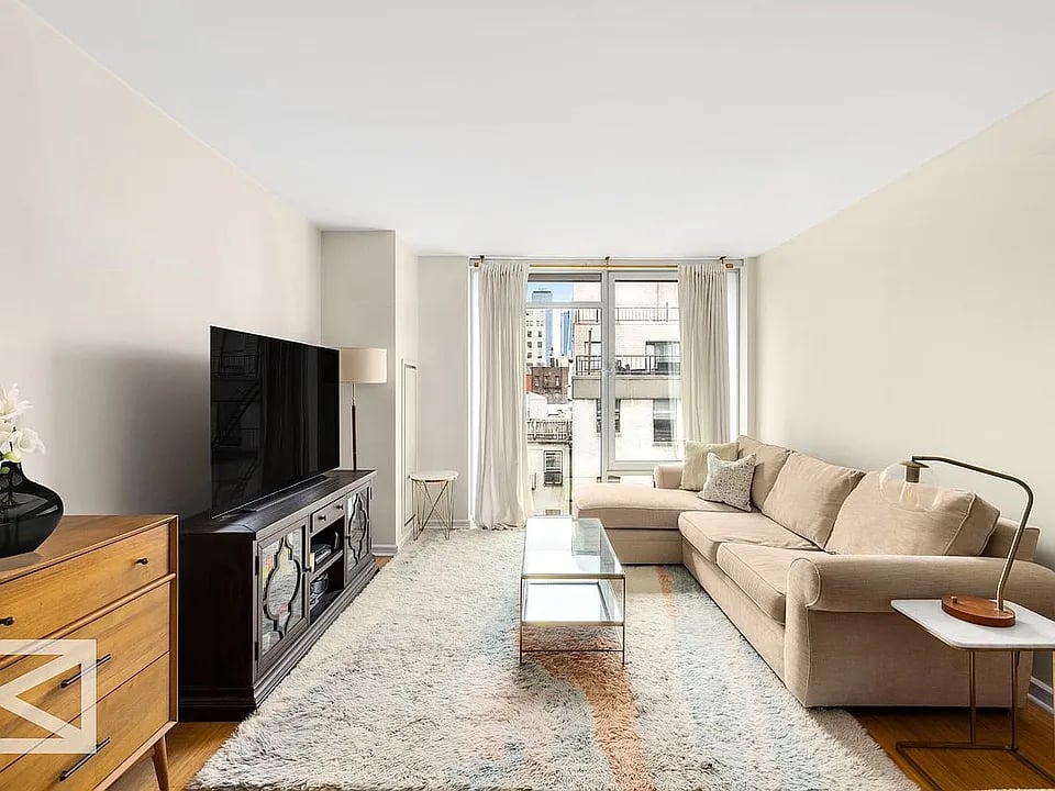 350 W 53rd St, #6A