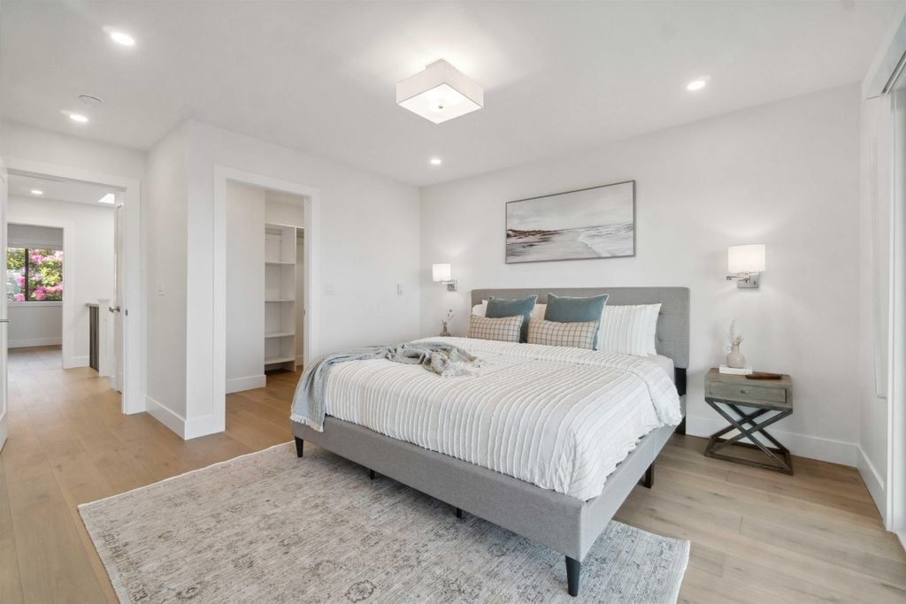2206 Folkestone Way, #9