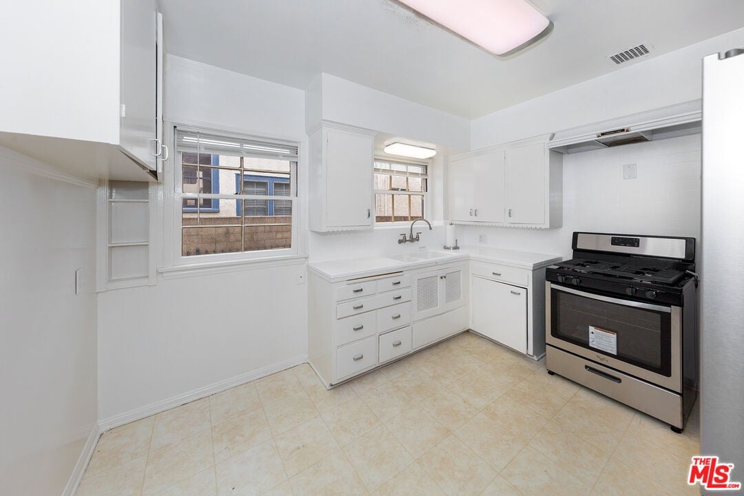 852 N Formosa Ave