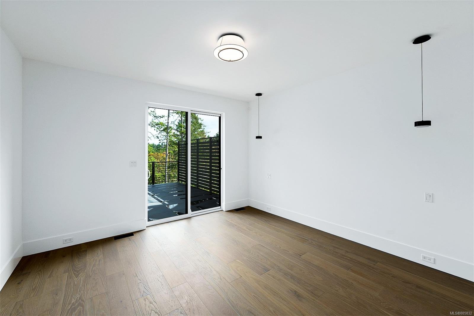 2046 Pinehurst Terr
